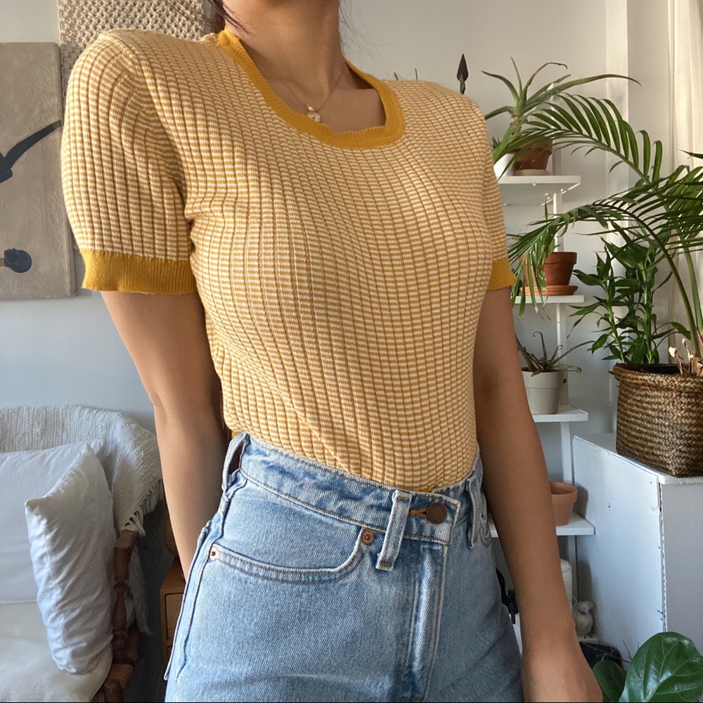 ❌SOLD❌ Brandy Melville Yellow Knit Top - Picture 3 of 10